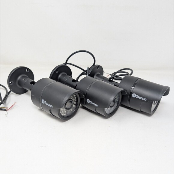 Lot Of 3 Swann PRO-A850 720p HD Outdoor Bullet Security Camera For Parts Repair - Picture 1 of 11